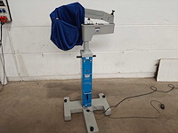 Carll zeiss microscope opmi 1-fc on universal s2 floorstand - afbeelding 10 van  18