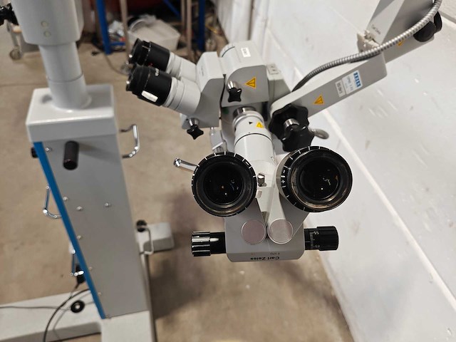 Carll zeiss microscope opmi 1-fc on universal s2 floorstand - afbeelding 18 van  18