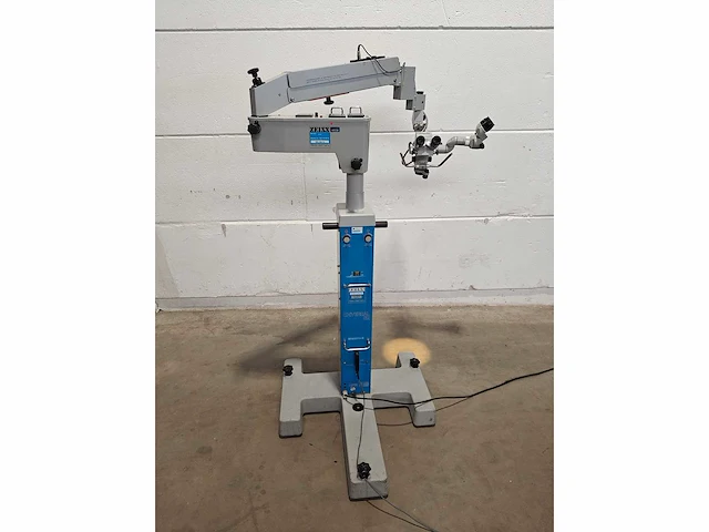 Carll zeiss microscope opmi 1-fc on universal s2 floorstand - afbeelding 11 van  18