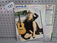 Carly - afbeelding 2 van  2