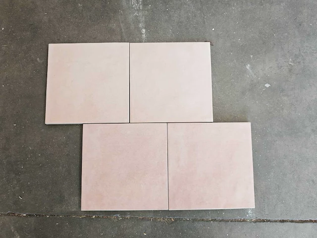 Carmen contemporary rose quartz mat wandtegel 15x15 cm 25,74 m² - afbeelding 1 van  7