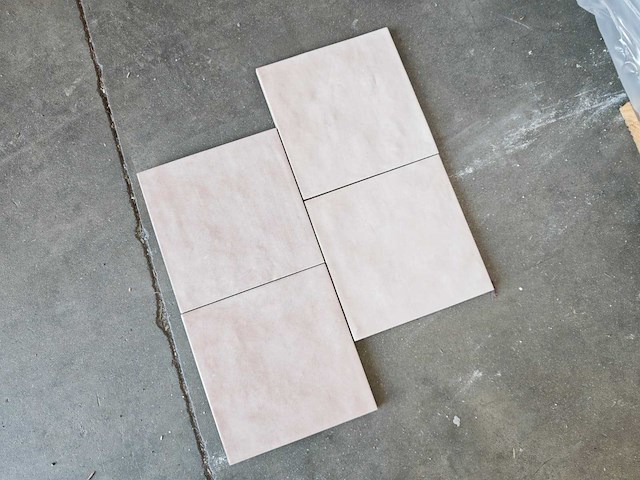 Carmen contemporary rose quartz mat wandtegel 15x15 cm 25,74 m² - afbeelding 2 van  3