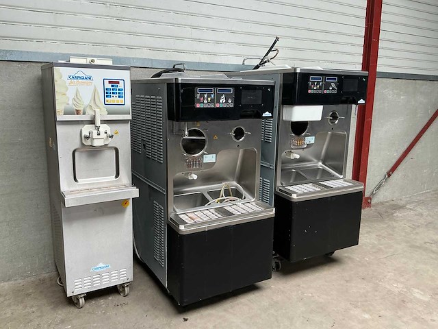 Carpigiani ijsmachine (3x) - afbeelding 1 van  12