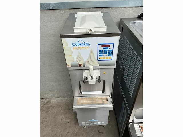 Carpigiani ijsmachine (3x) - afbeelding 7 van  12