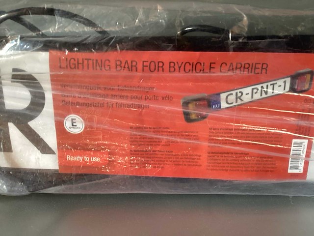 Carpoint lichtbalk voor fietsdrager - afbeelding 2 van  4