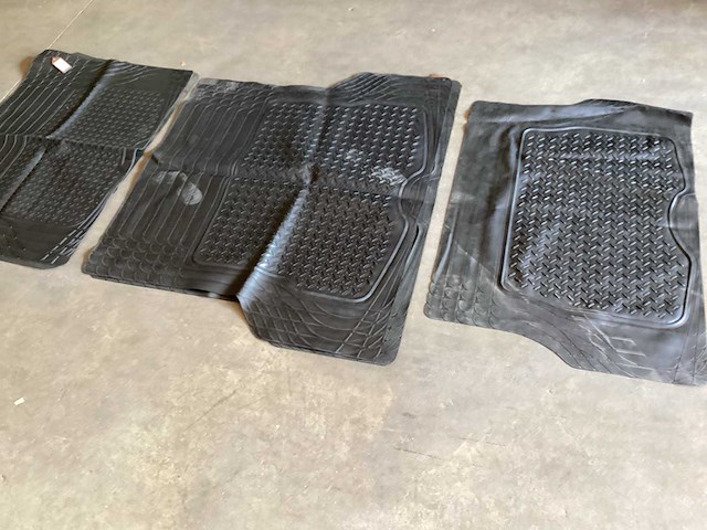 Carpoint mix kavel rubber kofferbakmat, diverse maten (5x) - afbeelding 1 van  3