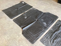 Carpoint mix kavel rubber kofferbakmat, diverse maten (5x) - afbeelding 3 van  3