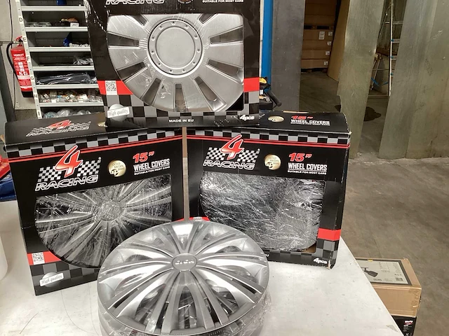 Carpoint set wieldoppen, 15 inch (4x) - afbeelding 1 van  5