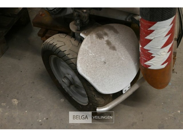 Carré galopin elektrische straatveegmachine - afbeelding 4 van  6