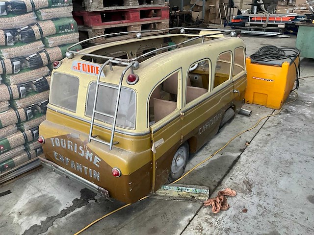 Carrousel minibus - afbeelding 3 van  8