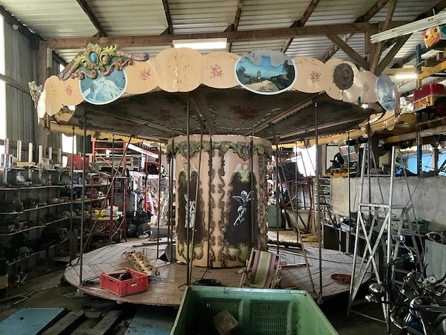 Carrousel - afbeelding 2 van  28