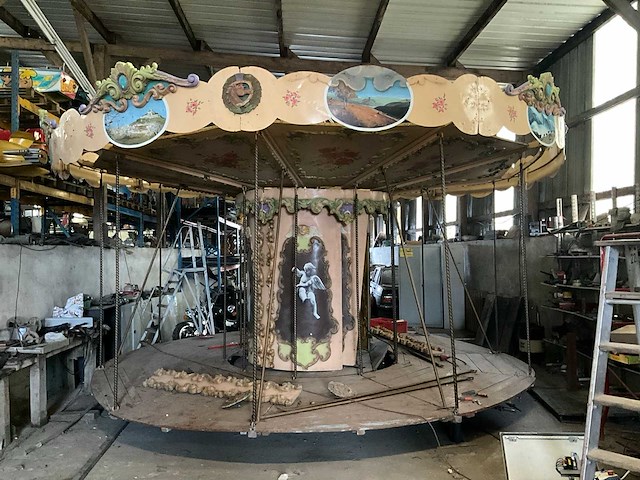 Carrousel - afbeelding 1 van  28