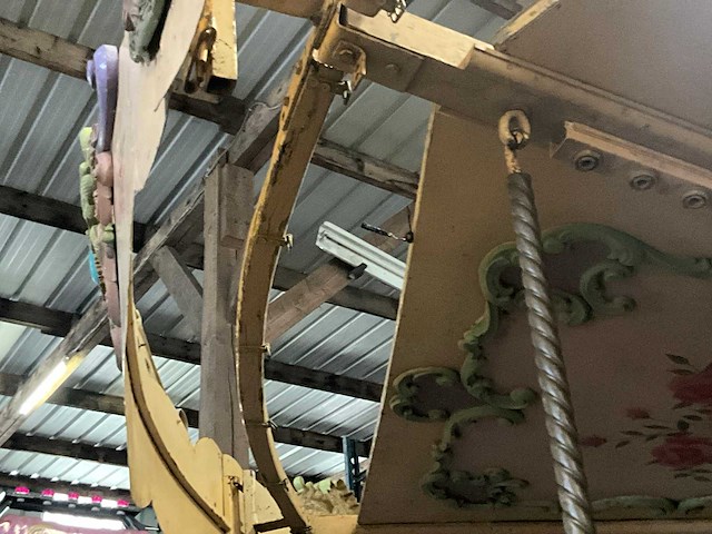 Carrousel - afbeelding 18 van  28