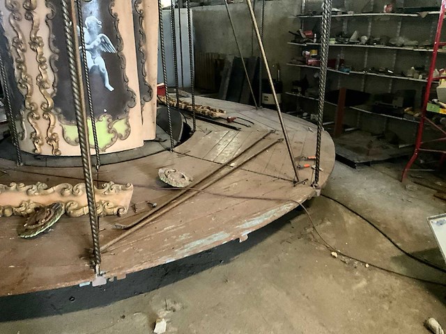 Carrousel - afbeelding 23 van  28