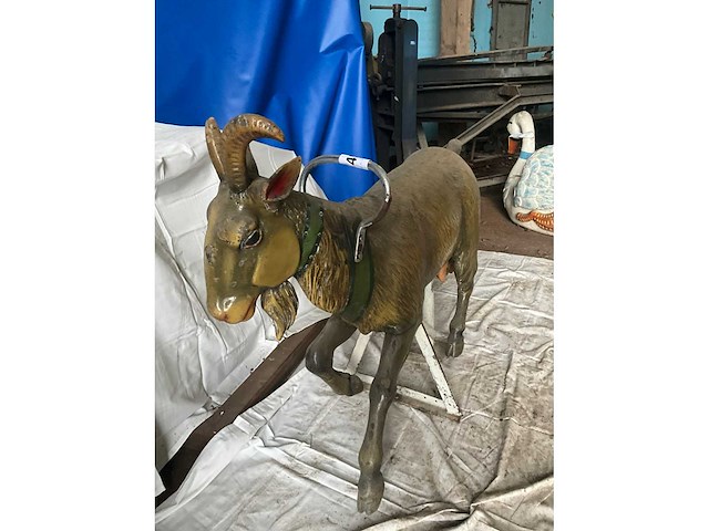 Carrouselgeit - afbeelding 4 van  6