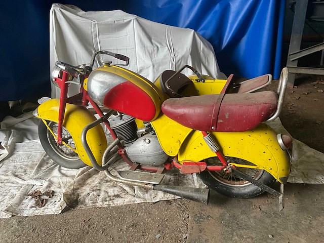 Carrouselmotor met sidecar - afbeelding 1 van  8