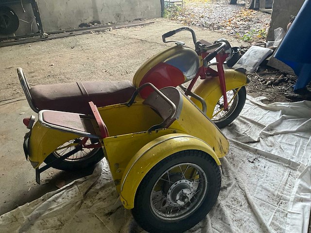 Carrouselmotor met sidecar - afbeelding 7 van  8