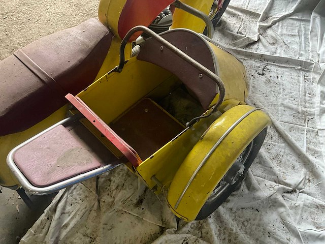 Carrouselmotor met sidecar - afbeelding 8 van  8