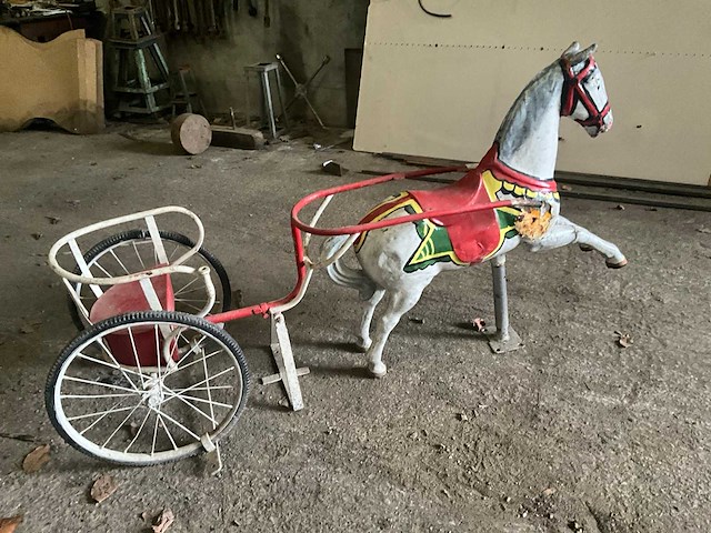 Carrouselpaard met kar - afbeelding 4 van  10