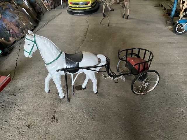 Carrouselpaard met kar - afbeelding 1 van  8