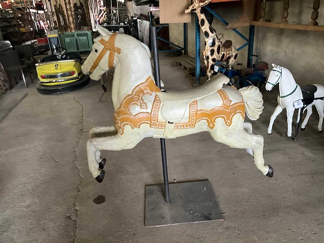 Carrouselpaard - afbeelding 1 van  9