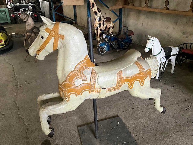 Carrouselpaard - afbeelding 2 van  9