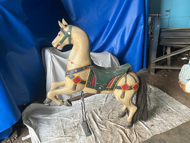 Carrouselpaard - afbeelding 1 van  8