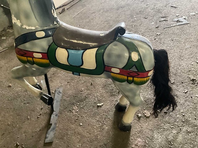 Carrouselpaard - afbeelding 6 van  6