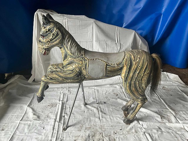 Carrouselpaard - afbeelding 1 van  6
