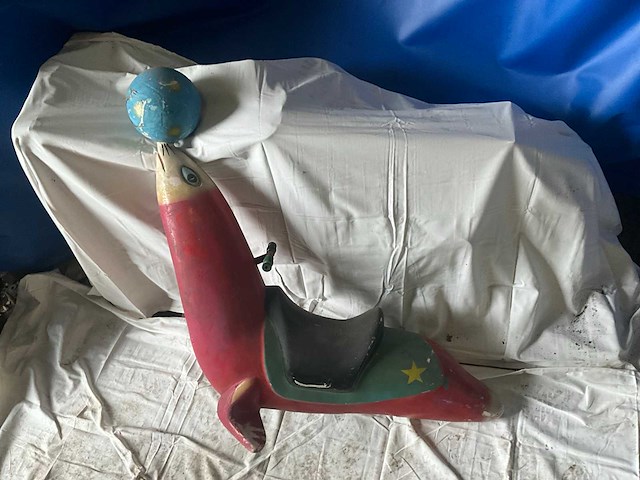 Carrouselzeehond - afbeelding 2 van  7