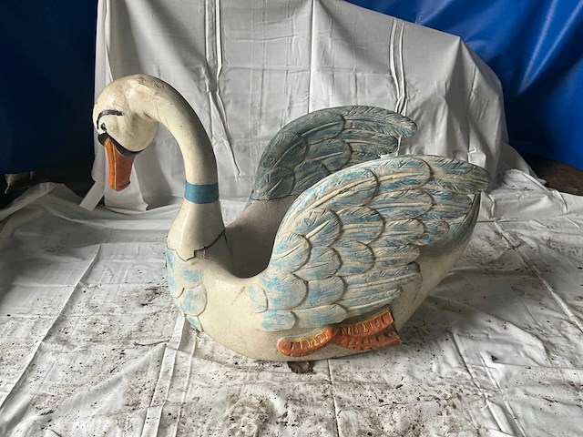 Carrouselzwaan - afbeelding 1 van  6