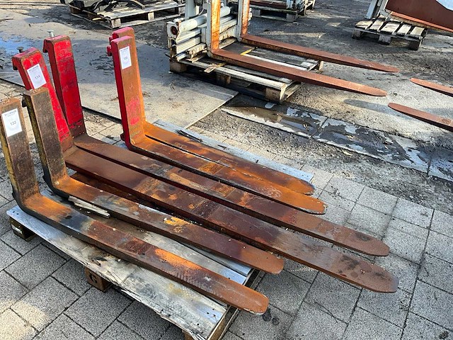 Cascade lepels heftruck (2x) - afbeelding 1 van  2