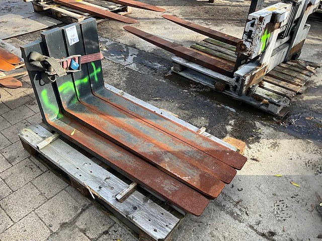 Cascade lepels heftruck (4x) - afbeelding 2 van  4