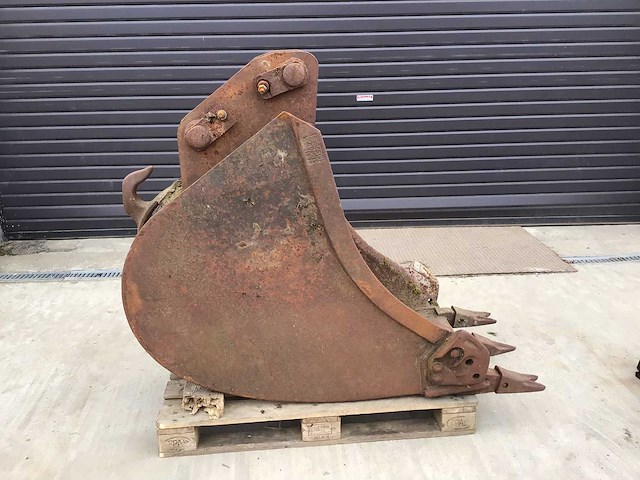 Case 688 grondverzet-emmer - afbeelding 1 van  8