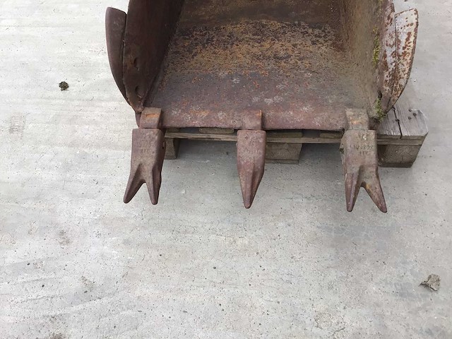 Case 688 grondverzet-emmer - afbeelding 8 van  8