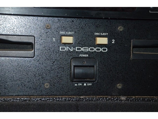 Case american audio met cd speler denon, radiotuner apart, remote controller denon - afbeelding 11 van  11