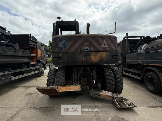 Case bandenkraan – brand-, rook- en/of waterschade, chassis - afbeelding 8 van  20