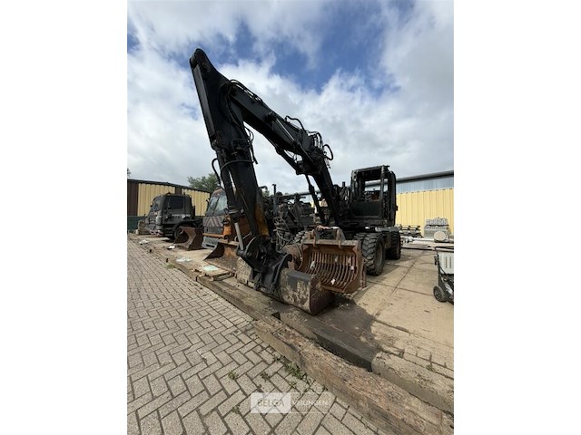 Case bandenkraan – brand-, rook- en/of waterschade, chassis - afbeelding 1 van  20