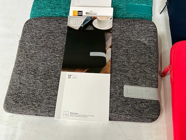 Case logic reflect laptop hoezen (6x) - afbeelding 5 van  7