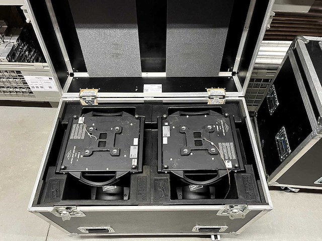 Case met 2x clay paky qwo 800 (2x) - afbeelding 4 van  5