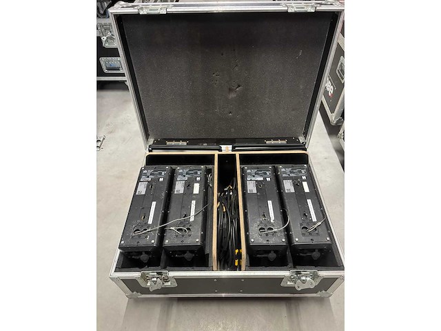 Case met 4x chauvet well panel (4x) - afbeelding 1 van  2