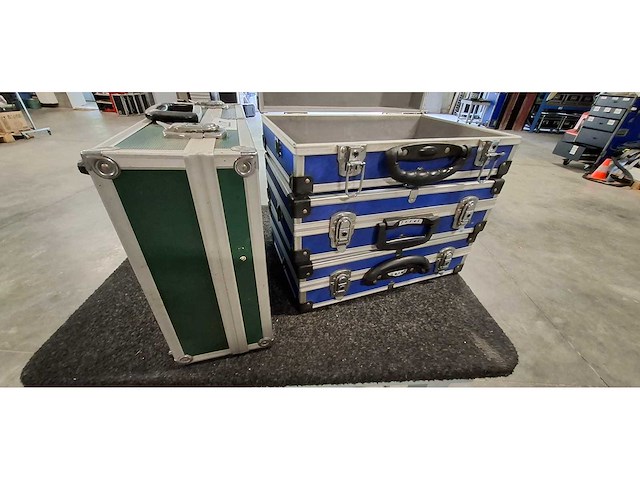 Cases - diverse - flightcase (4x) - afbeelding 1 van  3