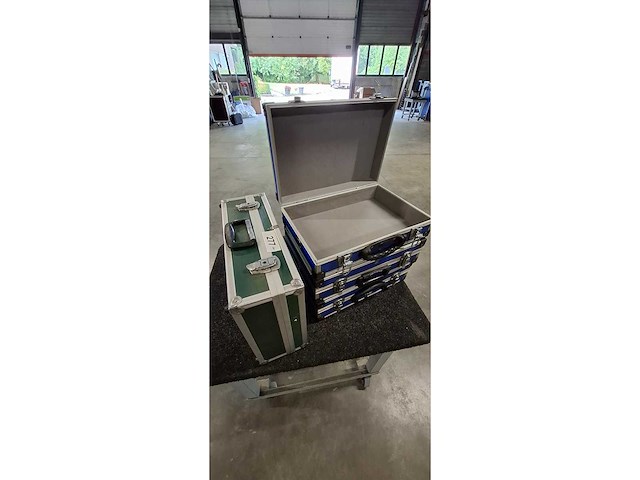 Cases - diverse - flightcase (4x) - afbeelding 3 van  3