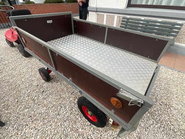 Castelgarden xe 70 zitmaaier + aanhanger - afbeelding 12 van  13