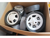 Casters - afbeelding 9 van  10