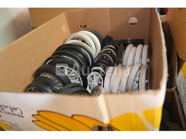 Casters - afbeelding 10 van  10