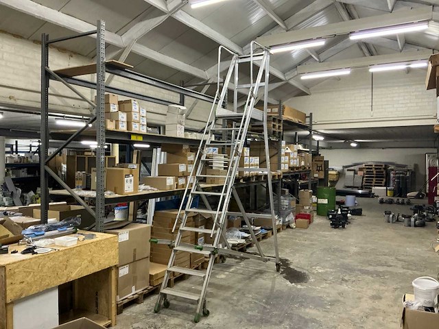 Castiglia mobiele aluminium platformladder. - afbeelding 1 van  6