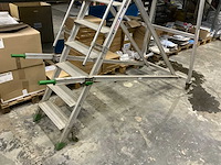 Castiglia mobiele aluminium platformladder. - afbeelding 4 van  6