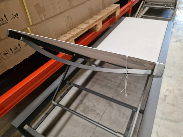 Castle-line - alu ligbed alu ligbed lausanne charcoal mat textilene light grijs - afbeelding 4 van  8