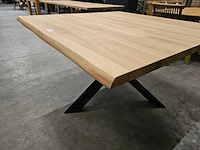 Castle-line eik interieurtafel met massief blad 140 x 140cm dikte 4cm - afbeelding 4 van  4